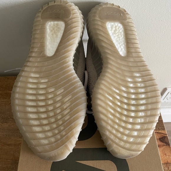 Yeezy Boost 350 V2 ‘Slate’ - Picture 3 of 5